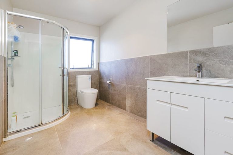 Photo of property in 54d Cambridge Terrace, Papatoetoe, Auckland, 2025