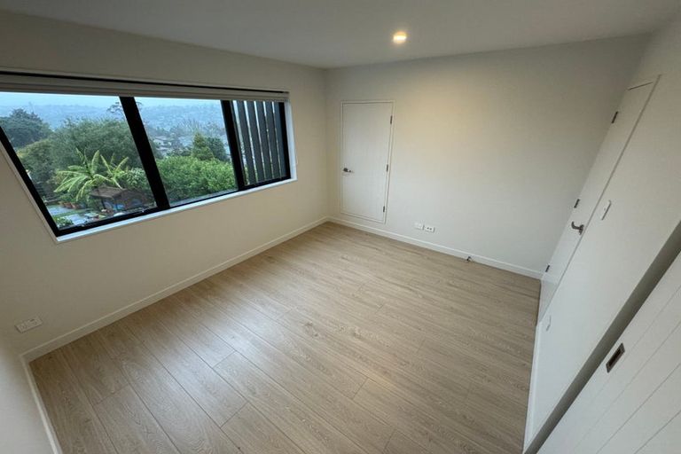 Photo of property in 31 Windy Ridge Road, Glenfield, Auckland, 0629