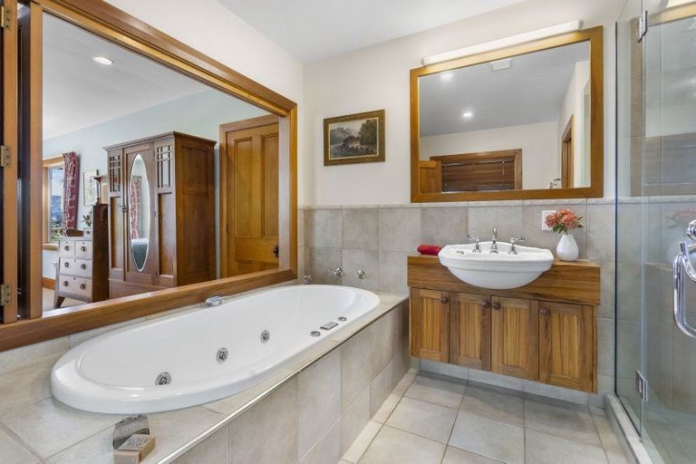 Photo of property in 38 Tizzards Road, Robinsons Bay, Akaroa, 7581