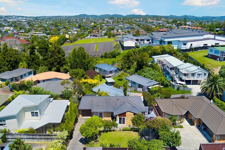 Photo of property in 1/13 Tirimoana Road, Te Atatu South, Auckland, 0602