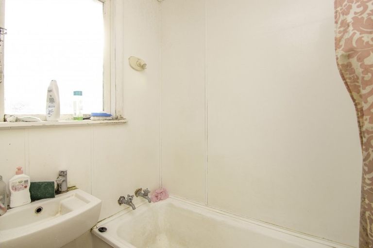 Photo of property in 7 Renfrew Place, Highbury, Palmerston North, 4412