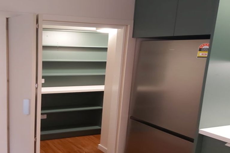 Photo of property in 32 Melrose Road, Island Bay, Wellington, 6023