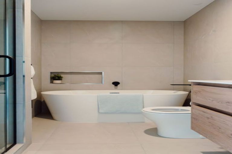 Photo of property in 15b Speedy Crescent, Hillcrest, Auckland, 0627