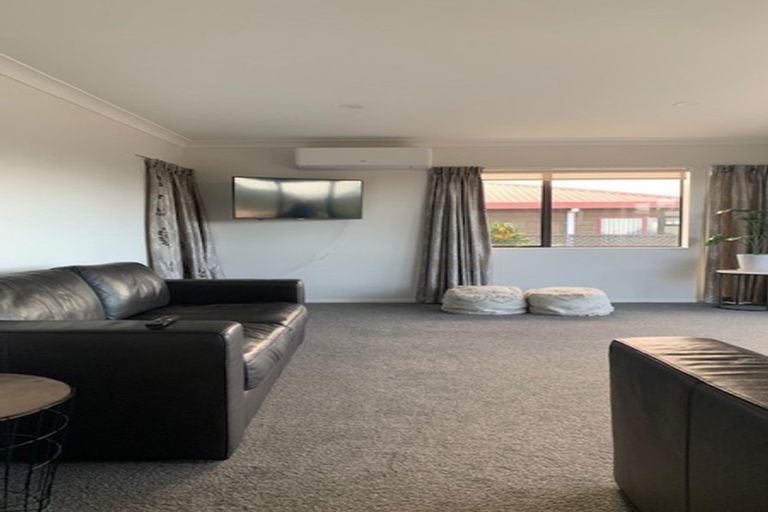 Photo of property in 18 Claridge Place, Mount Maunganui, 3116