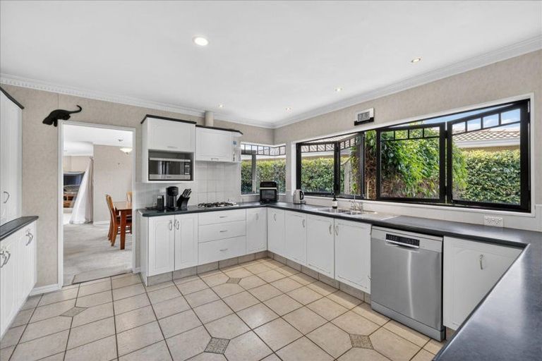 Photo of property in 4 Halesia Place, Mount Maunganui, 3116