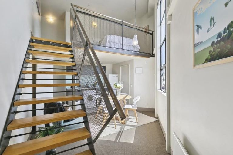 Photo of property in Urbane Apartments, 48/29 Webb Street, Mount Cook, Wellington, 6011