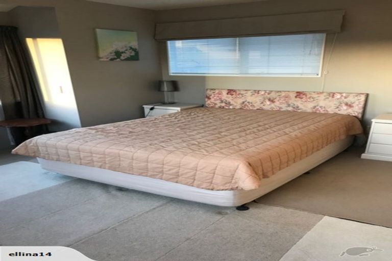 Photo of property in 1/46 Blakeborough Drive, Forrest Hill, Auckland, 0620