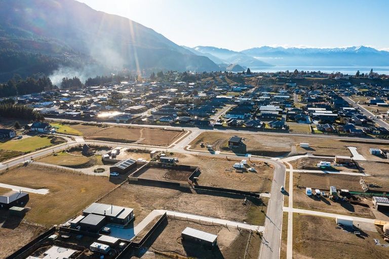 Photo of property in 10 Lost Burn Road, Lake Hawea, 9382