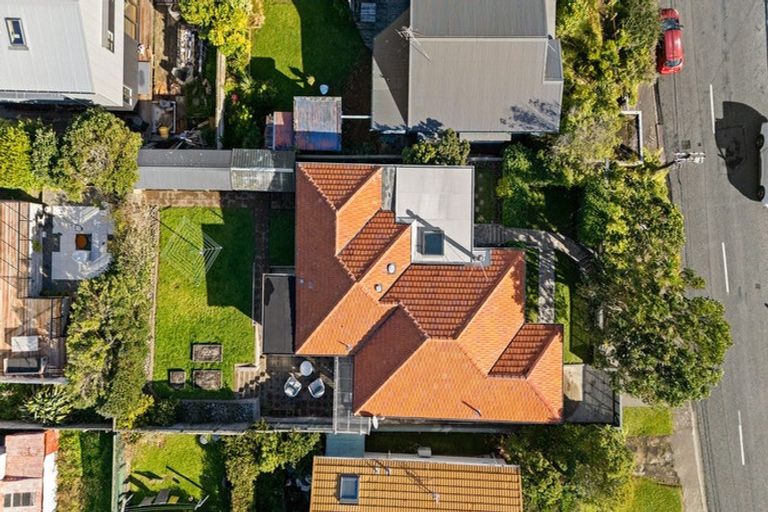 Photo of property in 7 Albemarle Road, Northland, Wellington, 6012
