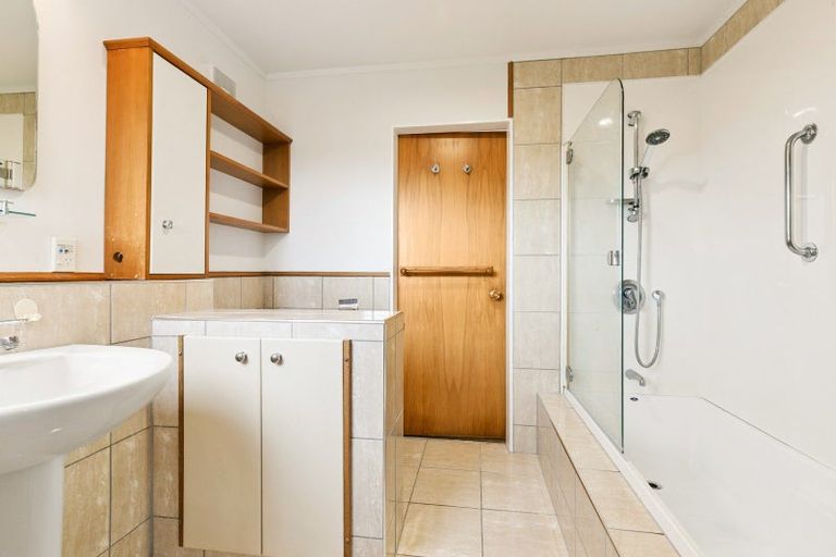 Photo of property in 7b Becker Way, Karori, Wellington, 6012