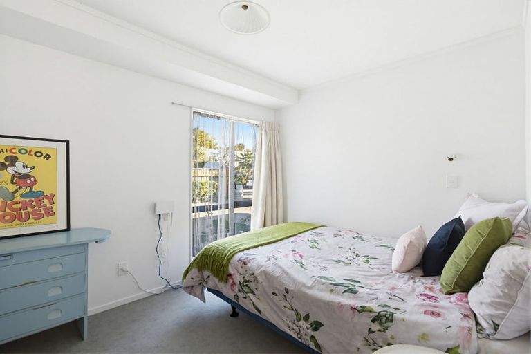 Photo of property in 11 Fern Grove, Taradale, Napier, 4112
