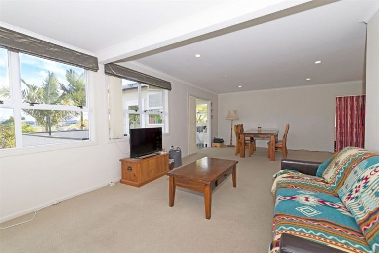 Photo of property in 306 Sunset Road, Windsor Park, Auckland, 0632