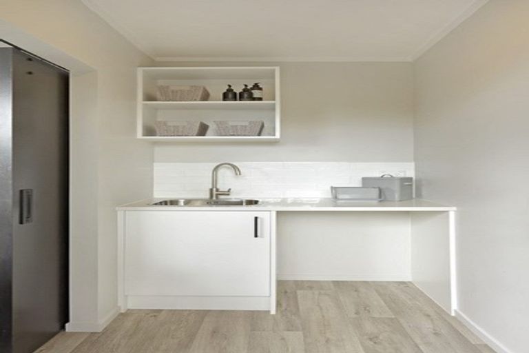 Photo of property in 7/1 Pine Street, New Lynn, Auckland, 0600