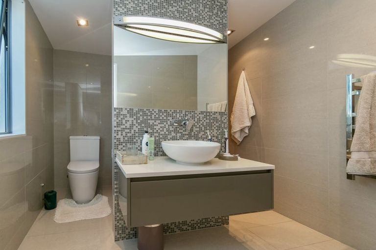 Photo of property in 16 Bucklands Beach Road, Bucklands Beach, Auckland, 2012