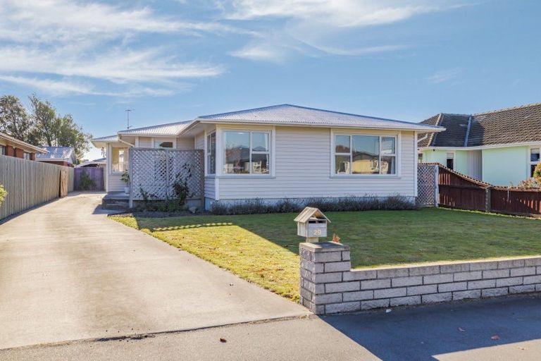 Photo of property in 29 Bickerton Street, Wainoni, Christchurch, 8061