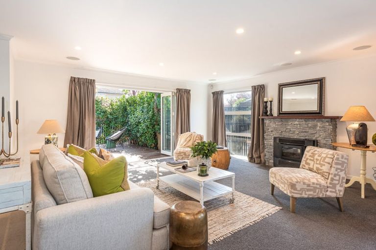Photo of property in 2 Sarabande Avenue, Redwood, Christchurch, 8051