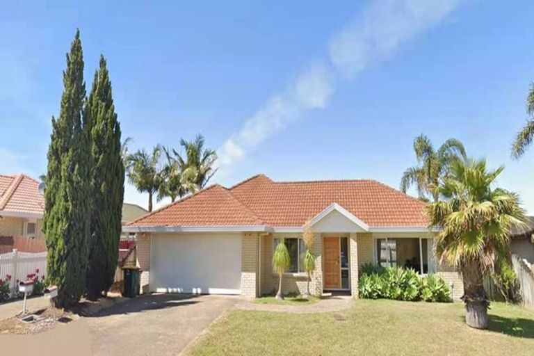 Photo of property in 3 Maghera Drive, East Tamaki Heights, Auckland, 2016