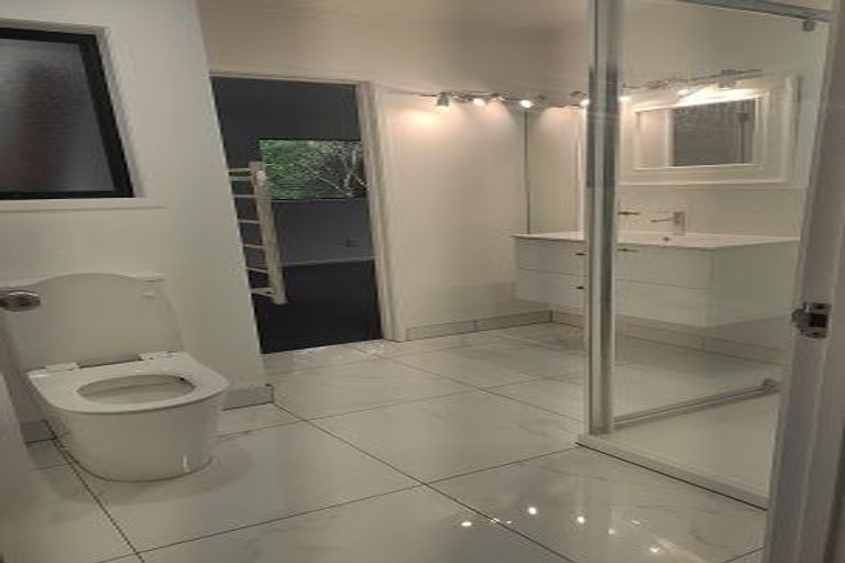 Photo of property in 74 Rhinevale Close, Henderson, Auckland, 0612
