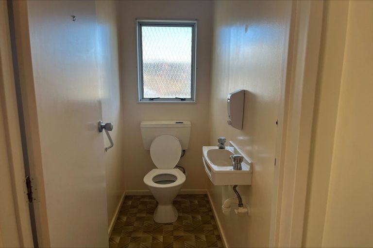 Photo of property in 2 Winslow Place, Levin, 5510