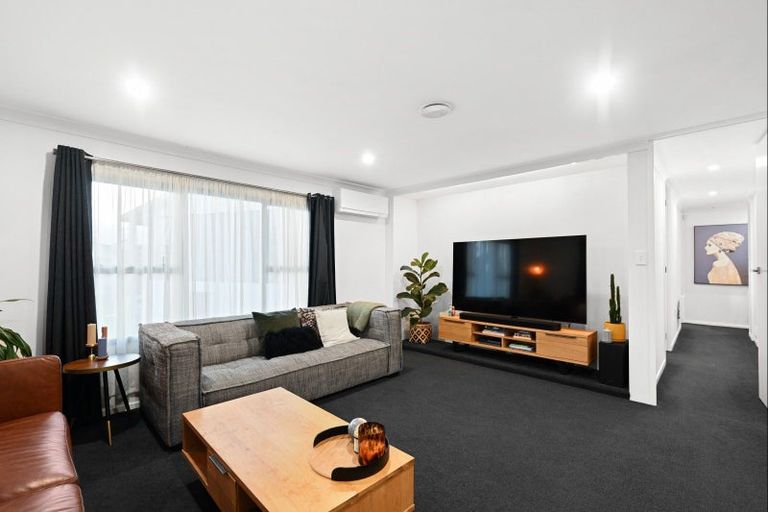 Photo of property in 22 Gilbass Avenue, Hamilton Lake, Hamilton, 3204