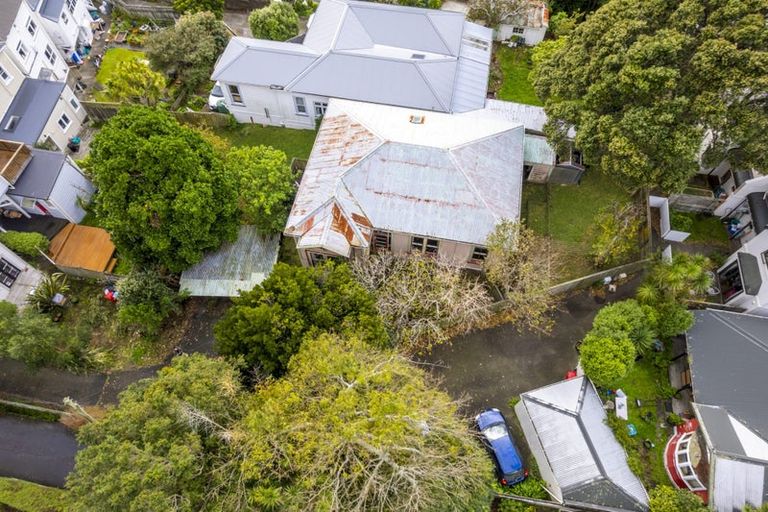 Photo of property in 33 Nairn Street, Mount Cook, Wellington, 6011