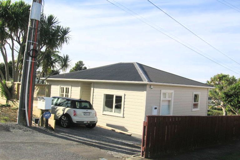 Photo of property in 95 Clifford Road, Johnsonville, Wellington, 6037