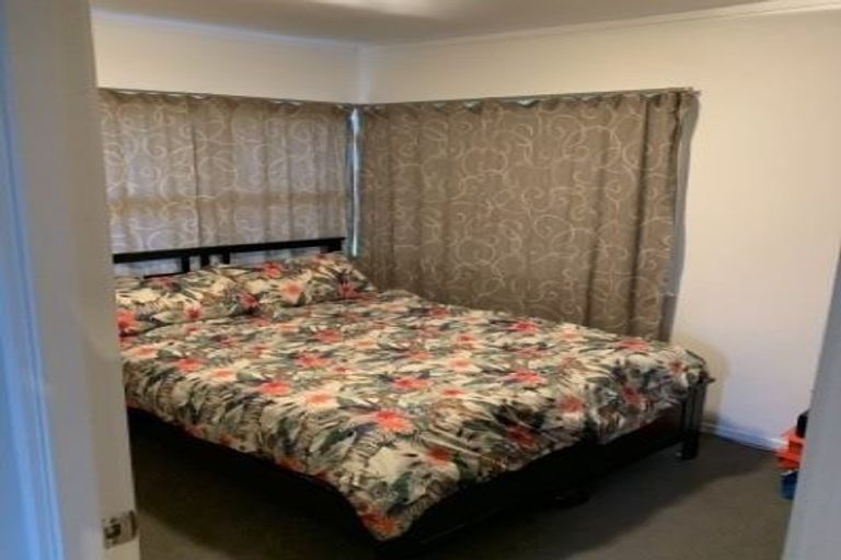 Photo of property in 45 Hogans Road, Glenfield, Auckland, 0629