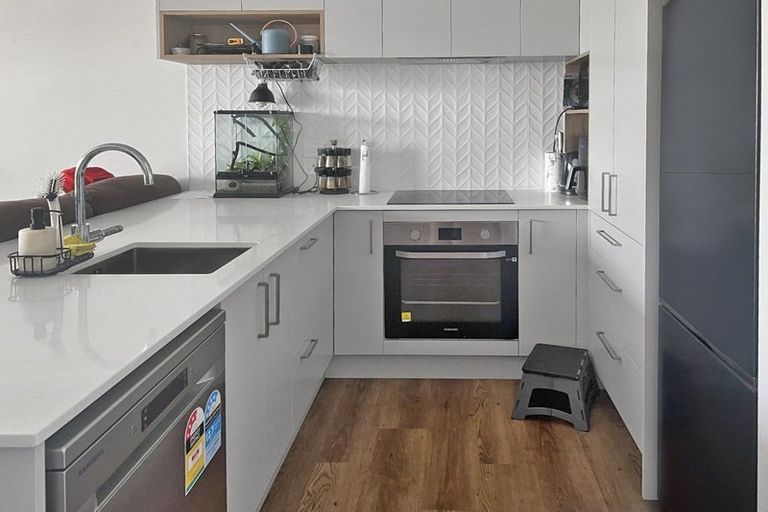 Photo of property in 2/27 Linwood Avenue, Linwood, Christchurch, 8011