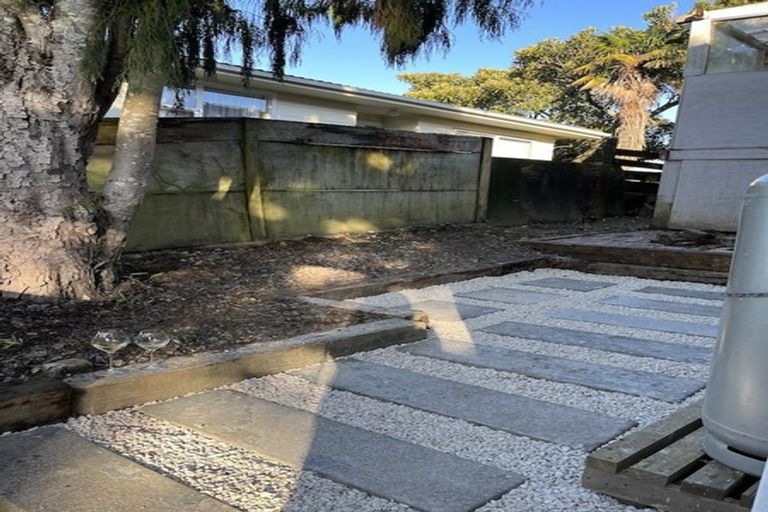 Photo of property in 49a Helena Street, Massey, Auckland, 0614