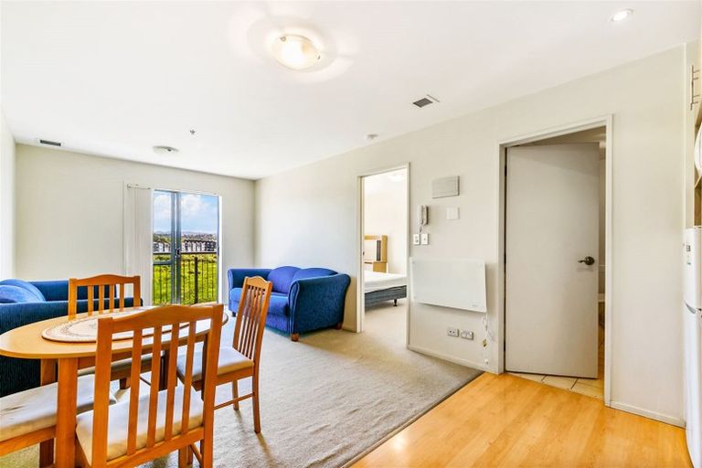 Photo of property in 5e/17 Crown Lynn Place, New Lynn, Auckland, 0600