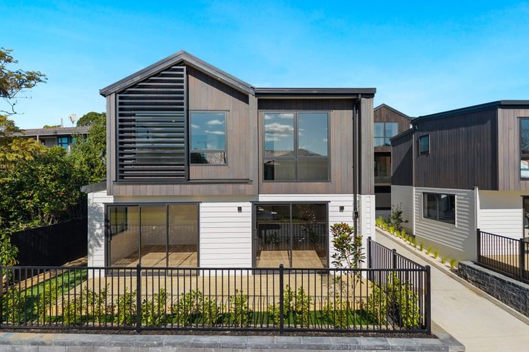 Photo of property in 10b Prince Regent Drive, Half Moon Bay, Auckland, 2012
