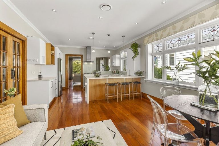 Photo of property in 52 Dundas Street, Seatoun, Wellington, 6022