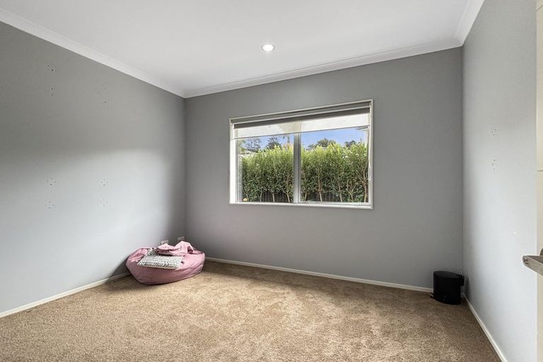 Photo of property in 49 South Kensington Way, Henderson, Auckland, 0612