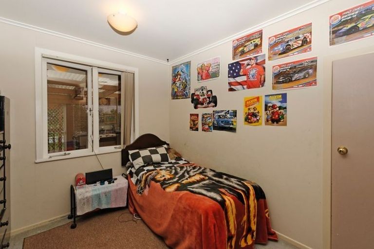 Photo of property in 5 Marlene Avenue, Te Atatu South, Auckland, 0610