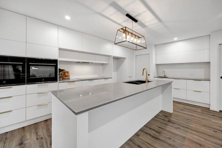 Photo of property in 74 Turuturu Road, Hawera, 4674