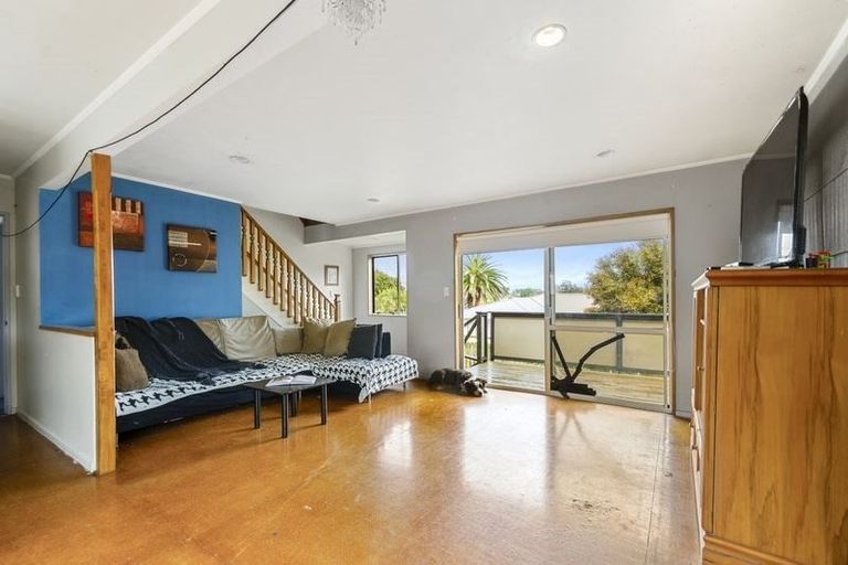 Photo of property in 2/66 Birkdale Road, Birkdale, Auckland, 0626