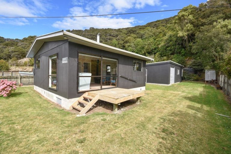 Photo of property in 25 Riverside Road, Taieri Mouth, 9091