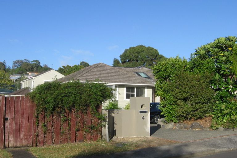 Photo of property in 4 Philip Place, Hillcrest, Auckland, 0627