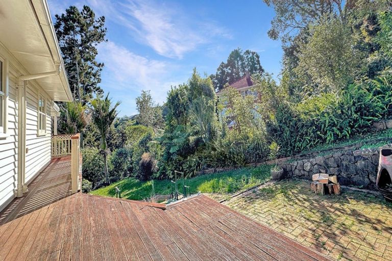 Photo of property in 665 South Titirangi Road, Titirangi, Auckland, 0604