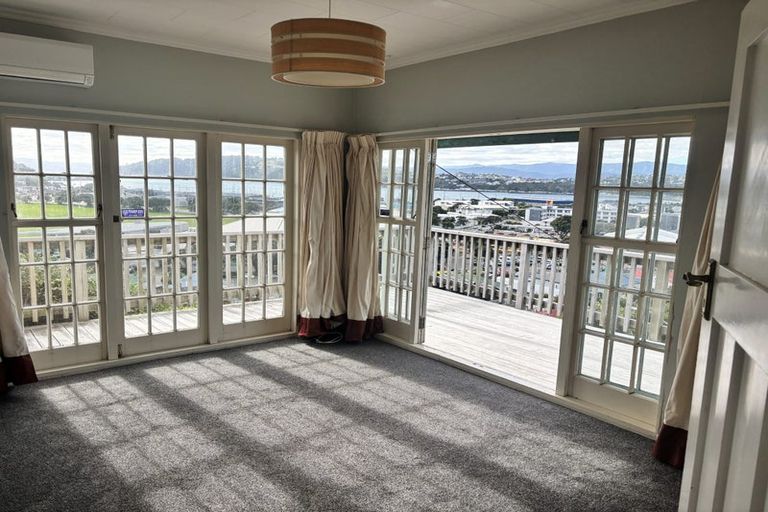 Photo of property in 2 Naughton Terrace, Kilbirnie, Wellington, 6022