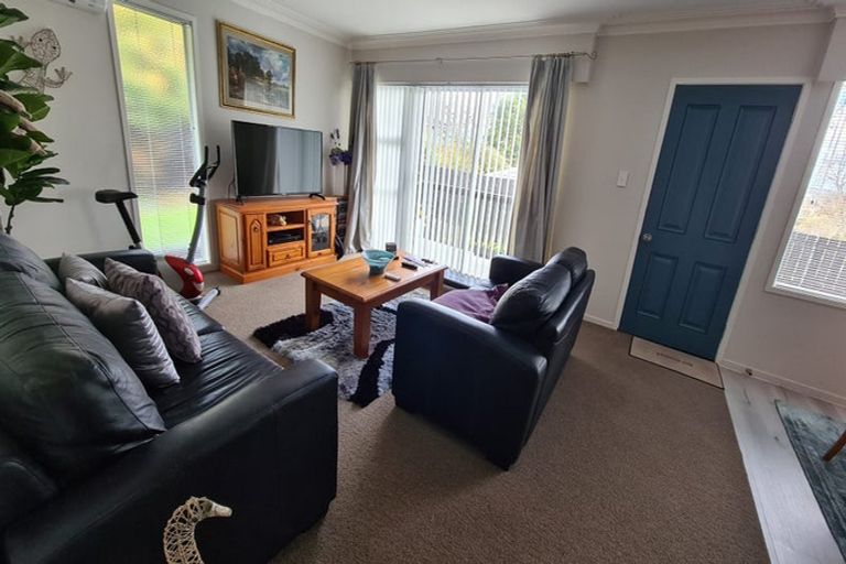 Photo of property in 4202a/2 Great North Road, Glendene, Auckland, 0602