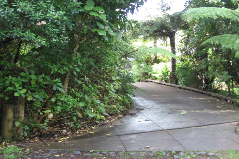 Photo of property in 280 Shaw Road, Titirangi, Auckland, 0604