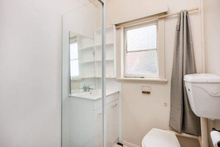 Photo of property in 8 Rolleston Street, Hokowhitu, Palmerston North, 4410
