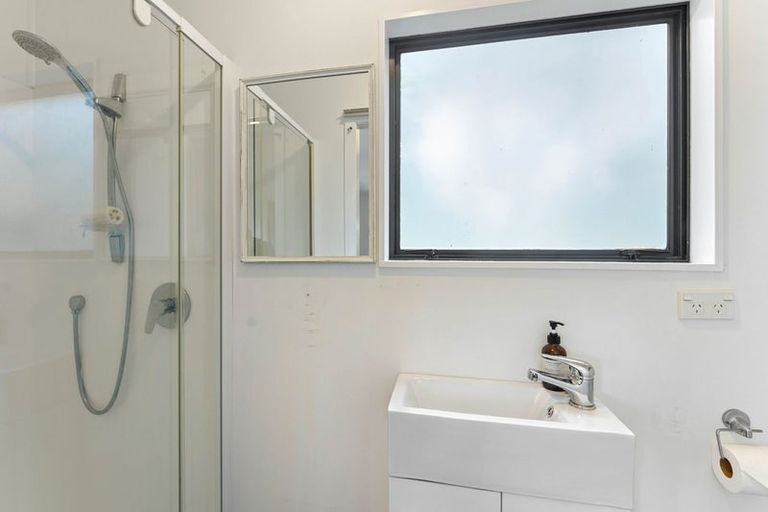 Photo of property in 42 Field Way, Waikanae Beach, Waikanae, 5036