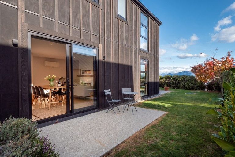 Photo of property in 25 Double Cone Road, Jacks Point, Queenstown, 9371