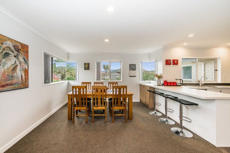 Photo of property in 78 Guildford Drive, Paraparaumu, 5032