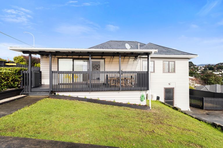 Photo of property in 71 Rosier Road, Glen Eden, Auckland, 0602