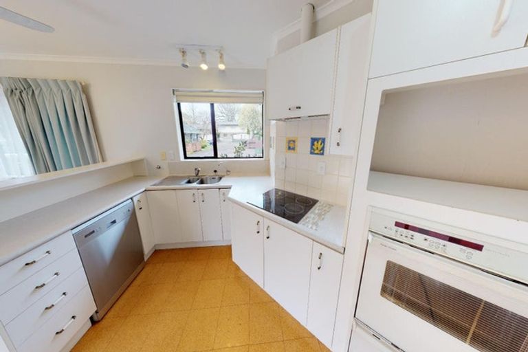 Photo of property in 9b Churchill Avenue, Hokowhitu, Palmerston North, 4410