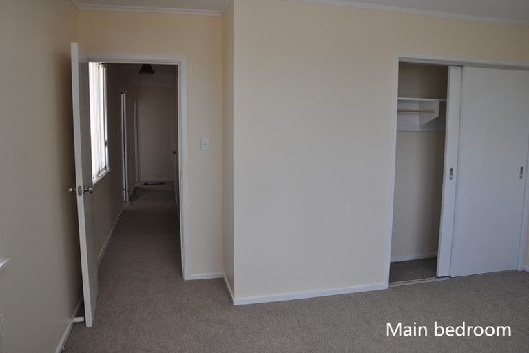 Photo of property in 9 Statesman Street, Henderson, Auckland, 0612