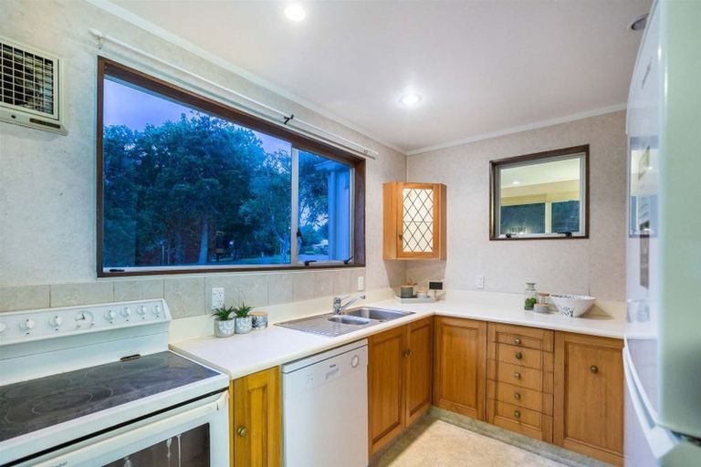 Photo of property in 19 Solander Place, Whitby, Porirua, 5024